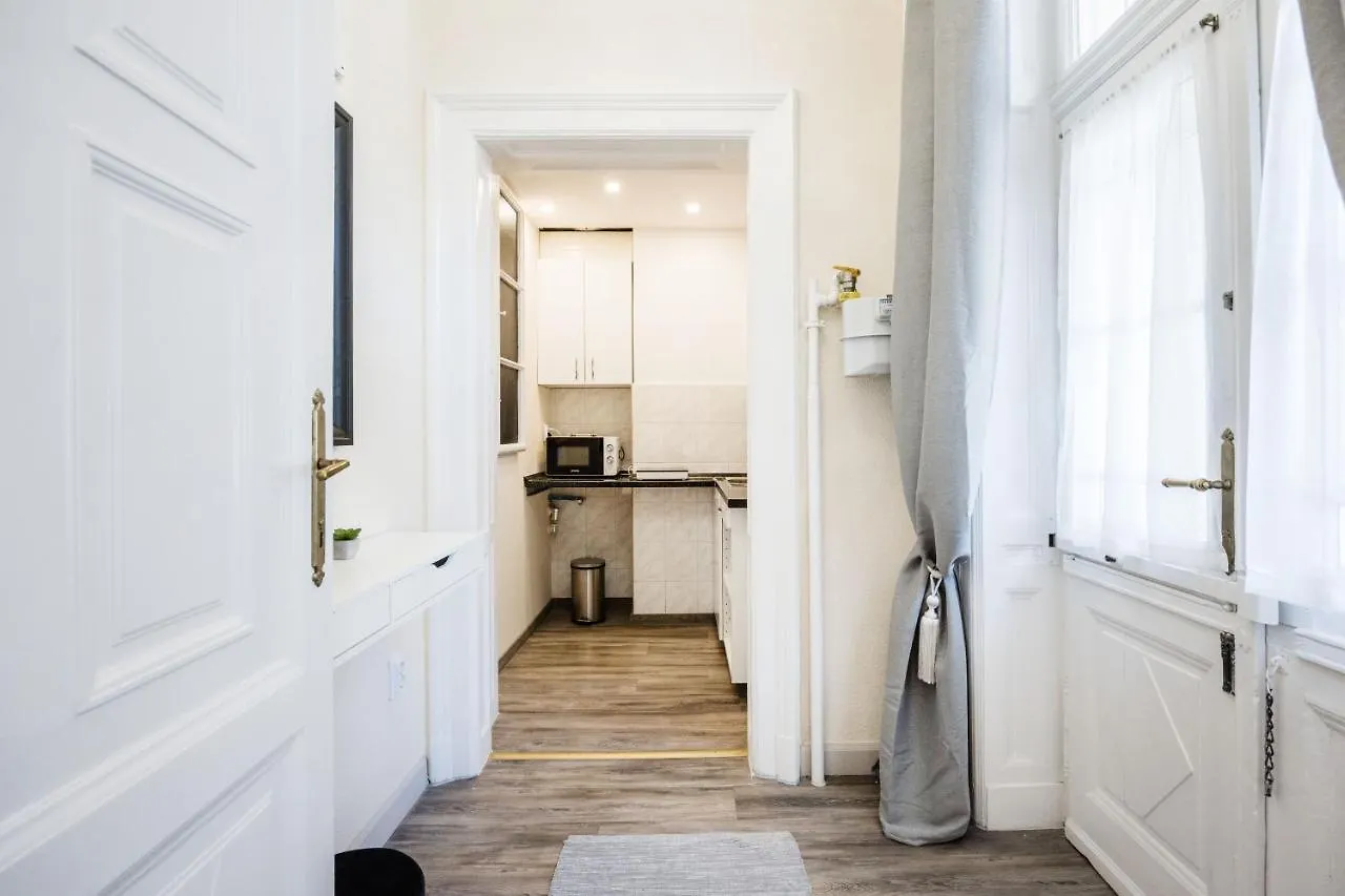 Andrassy 13 Center Apartment Будапешт