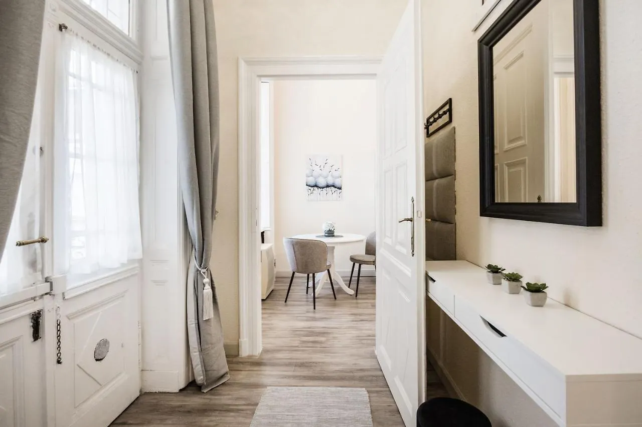 Andrassy 13 Center Apartment Будапешт Венгрия